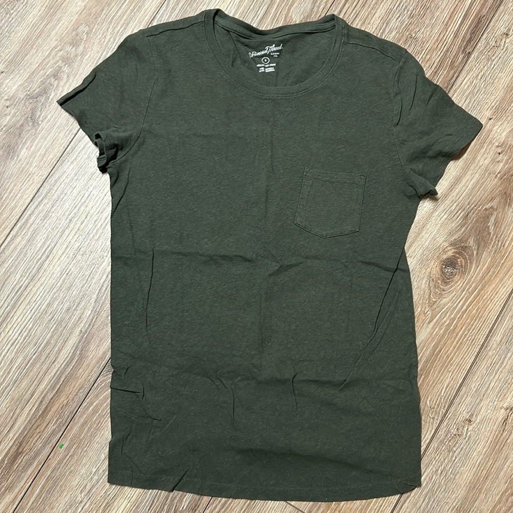 Women’s pocket tee